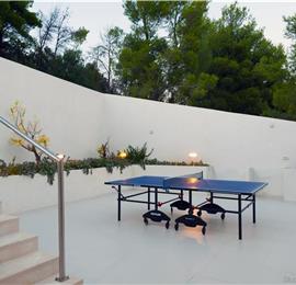 5 bedroom villa with heated infinity pool and sea views near Milna, Brac Island, sleeps 10